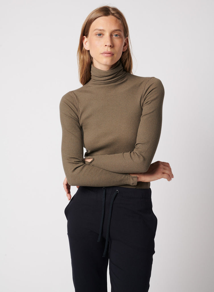 Stretch Ribbed Cashmere Long Sleeve Turtleneck